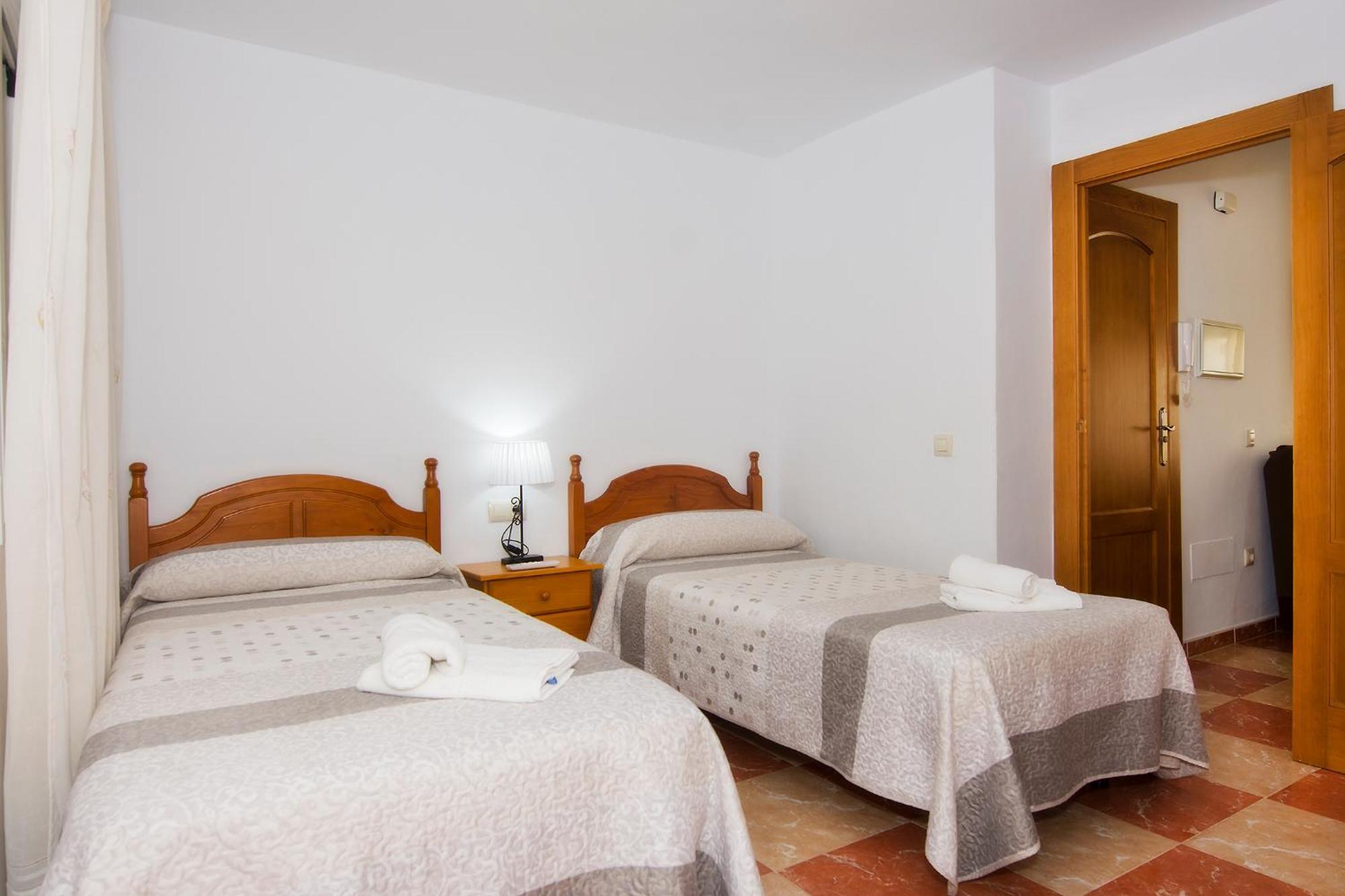 Apartamentos Sol Andaluz Карбонерас Екстериор снимка